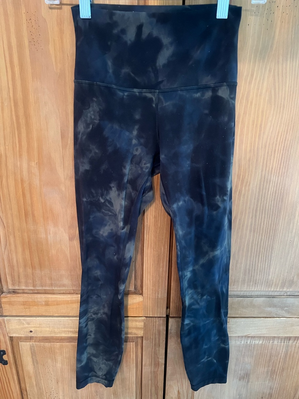 LuluLemon Women’s Tie-Dye Black Athletic Leggings Size 4 Small